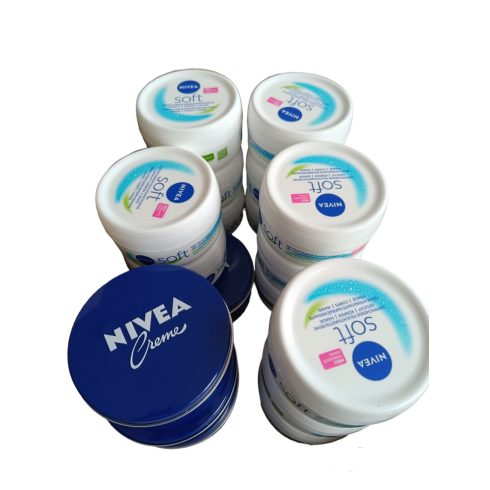 Nivea - Creme - Mixed Case -Creme Blue Tin 250ml/ Creme Soft 200ml 18's / Nivea krém